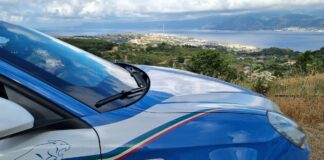 Ieri domenica 12 settembre 2021, durante il pomeriggio i poliziotti della Squadra Volante di Messina dopo avere ricevuto la segnalazione di una lite sono intervenuti in via Dina e Clarenza