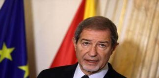 Il presidente della Regione Nello Musumeci è stato nominato, dal governo nazionale, commissario delegato per fronteggiare l’emergenza dovuta ai numerosissimi roghi che nell’ultimo mese hanno colpito molti Comuni della Sicilia