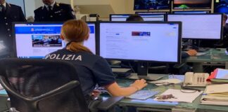 Su delega della Procura Distrettuale di Catania la Polizia di Stato ha eseguito una perquisizione nei confronti di un uomo di anni 35, residente a Messina, ritenuto responsabile di divulgazione e detenzione di materiale pedopornografico