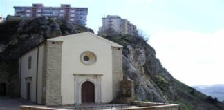 Anche quest’anno, per celebrare la ricorrenza della festività di San Michele Arcangelo, Santo Patrono della Polizia di Stato, pur nel rispetto del quadro normativo relativo alle misure di contenimento del contagio, la Questura di Enna vuole riunire i propri appartenenti per la celebrazione di una Santa Messa presso la splendida cornice del Santuario del SS Crocifisso di Papardura, sito sulle pendici a sud-est della Città