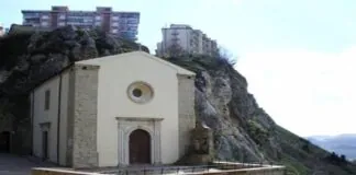 Anche quest’anno, per celebrare la ricorrenza della festività di San Michele Arcangelo, Santo Patrono della Polizia di Stato, pur nel rispetto del quadro normativo relativo alle misure di contenimento del contagio, la Questura di Enna vuole riunire i propri appartenenti per la celebrazione di una Santa Messa presso la splendida cornice del Santuario del SS Crocifisso di Papardura, sito sulle pendici a sud-est della Città
