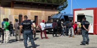 A seguito delle attività profuse nei primi giorni dello scorso mese di luglio, svolte su impulso e sotto il coordinamento della Prefettura di Reggio Calabria al fine avviare un nuovo percorso di progressivo recupero della legalità e vivibilità nell’area della Tendopoli di San Ferdinando, lo scorso 1 settembre sono state effettuate le procedure di somministrazione del #vaccino anti Covid-19