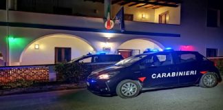 Nella giornata di ieri i Carabinieri della Stazione di Vulcano sono intervenuti in contrada Porto Levante presso alcune abitazioni, ove gli occupanti avevano segnalato la presenza di fumi provenienti dal sottosuolo che, in una circostanza, avevano perfino cagionato malore ad alcuni animali domestici