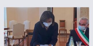 “Con i sindaci dell’area -Grecanica- in Calabria abbiamo firmato uno straordinario accordo che finanzierà, collegamenti, istruzione, servizi sanitari di base, progetti per il patrimonio culturale e ambientale, iniziative di sviluppo nell’agroalimentare”