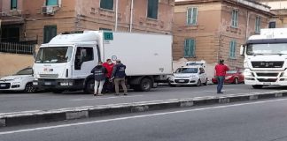 Su indicazione dell’assessore alla Polizia Municipale di Messina… avv. Dafne Musolino e del comandante vicario commissario Giovanni Giardina, in previsione delle prossime festività, sono stati avviati da parte della polizia commerciale coordinata dall’Isp. Cifalà Giuseppe, controlli specifici finalizzati a garantire la sicurezza degli alimenti e la loro correttezza conservazioniste sia all’interno delle attività commerciali sia durante le fasi di trasporto