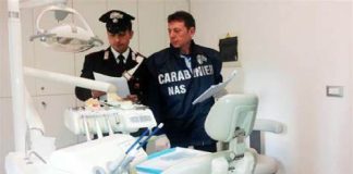 Nell’ambito dei controlli disposti in campo nazionale dal Comando Carabinieri per la Tutela della Salute presso attività e settori ritenuti a maggior livello di rischio per possibili inosservanze sul rispetto dell’obbligo del c.d. “green pass” e sulle misure di prevenzione e contenimento del COVID-19, il Nucleo Carabinieri Antisofisticazioni e Sanità (NAS) di Ragusa, a seguito di un controllo presso uno studio medico dentistico di Siracusa ha deferito alla locale Procura della Repubblica l’odontoiatra titolare