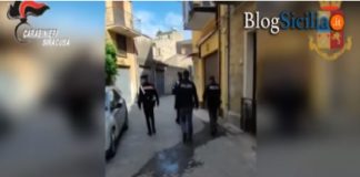Ci sarebbe anche l’esplosione di una bomba carta contro un chiosco dei fiori in viale dei Comuni, a Siracusa, tra le cause dell’agguato a colpi di pistola del 18 ottobre contro un 50enne
