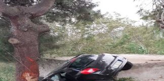 Una donna di 26 anni è morta e altri quattro giovani sono rimasti feriti in un incidente stradale avvenuto stamane a Lipari