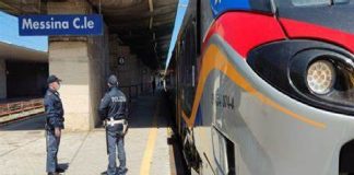 A Messina, gli agenti della Polfer hanno denunciato, per interruzione di pubblico servizio, un ragazzo di 27 anni