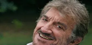 Il 2 novembre dello scorso anno moriva Gigi Proietti…, non è un caso che a due giorni dal primo anniversario a “Domenica In” venga presentato da Marco Giallini il film “Io sono Babbo Natale” che lo ha visto per l’ultima volta sul set