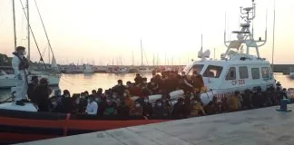 Continuano incessanti le attività di soccorso, assistenza e vigilanza alle centinaia di extracomunitari che giungono sulle coste reggine