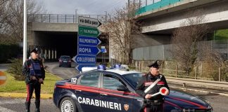 I militari della Compagnia Carabinieri di Colleferro, nei giorni scorsi, nell’ambito dei quotidiani servizi di controllo del territorio e di applicazione e vigilanza sulle misure restrittive disposte dall’Autorità Giudiziaria, hanno arrestato un uomo 54enne