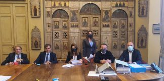 Questa mattina…, è stato siglato nei locali del rettorato l’atto di vendita dell’ex Hotel Riviera che diventa di proprietà dell’Università di Messina per circa tre milioni e mezzo di euro