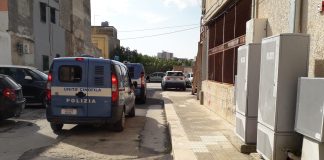 Si chiude, dopo una celere attività investigativa del Commissariato di P.S. di Avola, una triste vicenda a sfondo sessuale che vede protagonista un avolese di 46 anni che, per anni, ha abusato della propria convivente e della figlia gravemente ammalata avuta da un precedente matrimonio