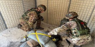 Gli artificieri dell’Esercito, su richiesta della prefettura di Ragusa, sono intervenuti in Contrada Cifali, nel territorio del Comune di Chiaramonte Gulfi (RG), per bonificare una bomba d’aereo da 250 libbre, risalente all’ultimo conflitto mondiale