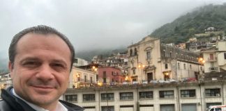 Buongiorno: “Mi hanno detto che un asino volante avrebbe strappato il divieto di ingresso nella mia stanza per tutti gli asini volanti…”