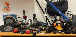 A seguito di una complessa attività investigativa svolta dagli uomini del XIII Distretto Aurelio e dalla Squadra Mobile della Questura di Viterbo, sono stati individuati e arrestati 3 soggetti di nazionalità albanese, K. E. di 35 anni, N. N. di 23 anni e G. F. di 33 anni