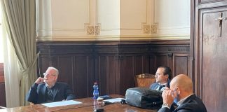 Convocato dal Sindaco della Città Metropolitana Cateno De Luca, si è tenuto oggi un tavolo tecnico per fare luce sui tempi e sulla modalità che ANAS sta attuando per riaprire la SS 114 nei pressi di Capo Alì, interessato periodicamente da crolli di detriti e/o blocchi di roccia con conseguenti ripetute chiusure del tratto stradale