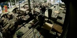 Nella serata di ieri 12 novembre, gli agenti della Polizia di Stato hanno eseguito un decreto di fermo di indiziato di delitto emesso dal Sostituto Procuratore dr. Paolo Gengarelli, a seguito delle indagini effettuate dalla Squadra Mobile della Questura di Rimini, diretta dal Dr. Mattia Falso, a carico di quattro persone, due italiani del ’69 e dell’86, un bosniaco del ‘76 ed un croato del ’79