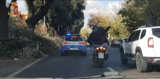 Nei giorni scorsi il personale dei “Falchi” della Sesta Sezione “Contrasto al Crimine diffuso” della Squadra Mobile della Questura di Roma ha sottoposto, di propria iniziativa, a Fermo di indiziato di delitto un cittadino romano, G.M. classe ’72, ritenuto autore di quattordici rapine aggravate