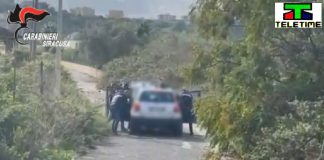 Un imprenditore agricolo di Palazzolo Acreide, destinatario di frequenti richieste di denaro da parte dei suoi aguzzini, si è rivolto con fiducia ai Carabinieri del Nucleo Operativo di Noto che, in poco tempo, hanno raccolto gravi indizi a carico di tre uomini