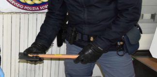 I poliziotti delle Volanti hanno proceduto ieri, nel pomeriggio, all’arresto di una quarantasettenne di nazionalità ceca, in Italia senza fissa dimora, ritenuta responsabile dei reati di tentato omicidio e furto aggravato