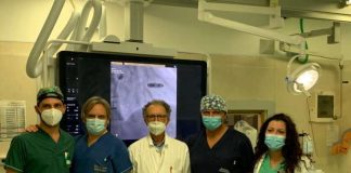 Ha le dimensioni di una piccola pila cilindrica, pesa meno di 2 grammi e viene inserito direttamente nel cuore senza bisogno di chirurgia per l’impianto: è il cosiddetto pacemaker “leadless” (senza fili), una recente innovazione tecnologica della interventistica cardiologica, che è divenuta realtà anche a Messina, alla Cardiologia dell’Ospedale Papardo diretta dal Dr. Giovanni Consolo