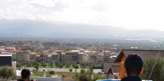 Nel pomeriggio di venerdì personale del #Commissariato di Lamezia Terme ha eseguito nei confronti di M. G., di anni 55 di Nocera Terinese, già con precedenti di polizia per molestie, la misura cautelare del divieto di avvicinamento alla parte offesa