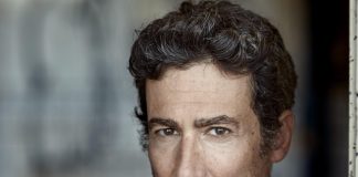 E’ stato trovato morto nella tarda serata del 30 dicembre nella sua casa di Roma l’attore Paolo Calissano, 54 anni