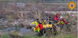 Un motociclista è morto oggi pomeriggio travolto dall’acqua dell’Alcantara