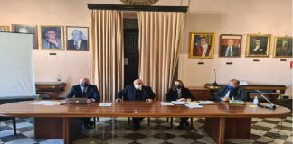 È stato approvato stamane per acclamazione il bilancio consuntivo dell’anno 2020 e quello preventivo del 2022 dell’Ordine degli avvocati di Messina: nell’Aula Magna della Corte d’Appello del Palazzo di Giustizia, nel rigoroso rispetto della normativa anti covid, si è riunita l’assemblea ordinistica di fine anno alla presenza del presidente Domenico Santoro, del consigliere segretario Vincent Molina e del consigliere tesoriere Aurora Notarianni