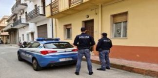 Nei giorni scorsi, in Gioia Tauro, gli operatori della Sala Operativa del locale Commissariato di P.S. hanno ricevuto una richiesta di aiuto da parte di un cittadino che segnalava una consistente fuga di gas provenire da un appartamento