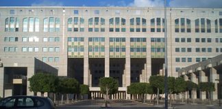 È stato rinviato a giudizio l’ex consigliere regionale Nicola Paris imputato con l’accusa di corruzione nel processo “Inter Nos” nato da un’inchiesta della Guardia di finanza, coordinata dalla Procura di Reggio Calabria, sull’infiltrazione della ‘ndrangheta negli appalti dell’Azienda sanitaria provinciale