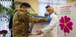 Da oltre un anno anche in Sicilia, come su tutto il territorio nazionale, l’Esercito conduce l’operazione “Eos”, voluta dal Ministro della Difesa Lorenzo Guerini, disposta dal Capo di Stato Maggiore della Difesa e diretta dal Comando Operativo di Vertice Interforze, per assicurare la capillare distribuzione dei vaccini agli hub vaccinali e alle Aziende Sanitarie Provinciali dislocati su tutto il territorio nazionale