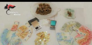 Nella serata di ieri, i Carabinieri della Stazione di Merì hanno arrestato, in flagranza di reato, tre giovani, di cui due uomini ed una donna, per detenzione di sostanza stupefacente ai fini di spaccio in concorso