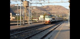 Ieri sera…, la circolazione ferroviaria è stata sospesa nella tratta compresa tra Palermo e Messina, a causa di un impatto che ha coinvolto dei mezzi… accaduto nella zona esistente fra Bagheria e Casteldaccia