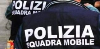 Nelle prime ore di oggi, 22 febbraio 2022, gli operatori della #Squadra Mobile della #Questura di Catanzaro, supportati in fase esecutiva dai componenti delle pattuglie della #Squadra Volante dell’U.P.G.S.P. e del Commissariato Lido, hanno dato esecuzione ad un’ordinanza di applicazione di misure cautelari e ad un decreto di sequestro di autovetture