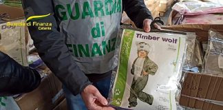 I militari del comando provinciale della guardia di finanza di Catania, impegnati nel contrasto alla commercializzazione di prodotti non sicuri, hanno sottoposto a sequestro in un negozio di Misterbianco oltre 5 mila costumi di carnevale per bambini, per un valore di mercato pari a circa 71 mila euro