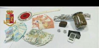 Lo stupefacente, era nascosto all’interno della stanza da letto dentro il case del PC