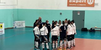 Al termine di un match tiratissimo e spigoloso arriva l’ennesima prova di forza della Sanitaria Sicom Akademia Sant’Anna, che supera per 3-0 a domicilio la Desi Volley Palmi e raggiunge il quarto successo di fila