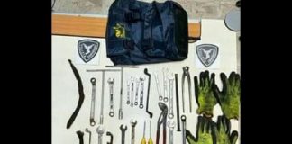 Sono stati sorpresi nelle scorse ore…, dagli Agenti della Polizia Ferroviaria di Villa San Giovanni all’interno di alcune vetture dismesse dall’esercizio ferroviario, parcheggiate nello scalo merci locale a Bolano, mentre erano intenti ad asportare un radiatore composto in gran parte di rame