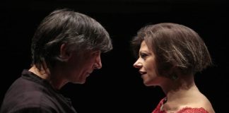 Dall’8 al 13 marzo, sono sei le date attese a Malfa (Isola di Salina), Calascibetta (EN), Palermo e Catania per “Polvere – Dialogo tra uomo e donna” di Saverio La Ruina