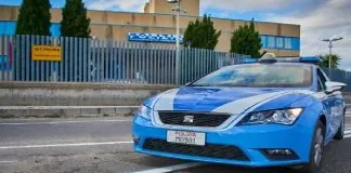 Personale del #Commissariato di P.S. di Catanzaro Lido ha eseguito una misura cautelare di allontanamento dalla casa familiare e di divieto di avvicinamento ai luoghi abitualmente frequentati dalla persona offesa, emessa dal G.I.P. presso il Tribunale di sede, su richiesta dei magistrati della locale Procura della Repubblica