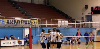 Torna finalmente a giocare la Sanitaria Sicom Akademia Sant’Anna che, dopo due turni lontano dalle competizioni ufficiali a causa delle positività al Covid da parte dei gruppi squadra avversari, riprende con il turno numero 22 di Serie B1, in programma domani, sabato 26 marzo al Palatracuzzi, con inizio alle ore 17.00 contro la Zero5 Castellana Grotte