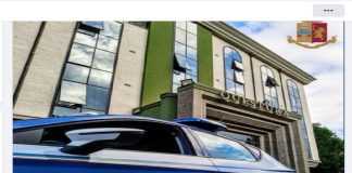 Gli agenti della #Squadra Mobile di Vibo Valentia…, nelle scorse ore hanno notificato un avviso di conclusione di indagini nei confronti di tre persone ritenute responsabili della morte di una giovane donna affetta da sordomutismo, precipitata dal balcone di un residence di Parghelia nell’agosto del 2019