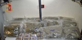 Nella serata di ieri, nel corso di servizi finalizzati al contrasto del fenomeno dello spaccio di sostanze stupefacenti predisposti dal Questore di Messina, gli agenti della Squadra Mobile hanno tratto in arresto un messinese di 45 anni