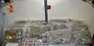 Nella serata di ieri, nel corso di servizi finalizzati al contrasto del fenomeno dello spaccio di sostanze stupefacenti predisposti dal Questore di Messina, gli agenti della Squadra Mobile hanno tratto in arresto un messinese di 45 anni
