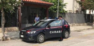 I Carabinieri della Stazione di Capo d’Orlando (ME) in collaborazione con il personale del locale Commissariato della Polizia di Stato, hanno arrestato una persona per tentata violenza privata e resistenza a P.U.