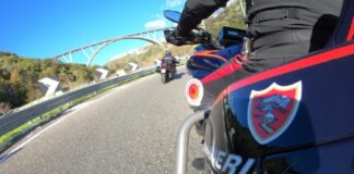 Mercoledì sera i Carabinieri del Nucleo Operativo e Radiomobile della Compagnia di Catanzaro insieme ai militari della Stazione di Bellamena (situata nel Capoluogo calabrese) hanno arrestato in flagranza di reato un extracomunitario con l’accusa di estorsione