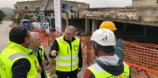 Sono partite questa mattina, alla presenza dell’assessore regionale alle Infrastrutture Marco Falcone, le operazioni di demolizione dell’incompiuta scuola materna a tre sezioni di Camporeale, in provincia di Palermo